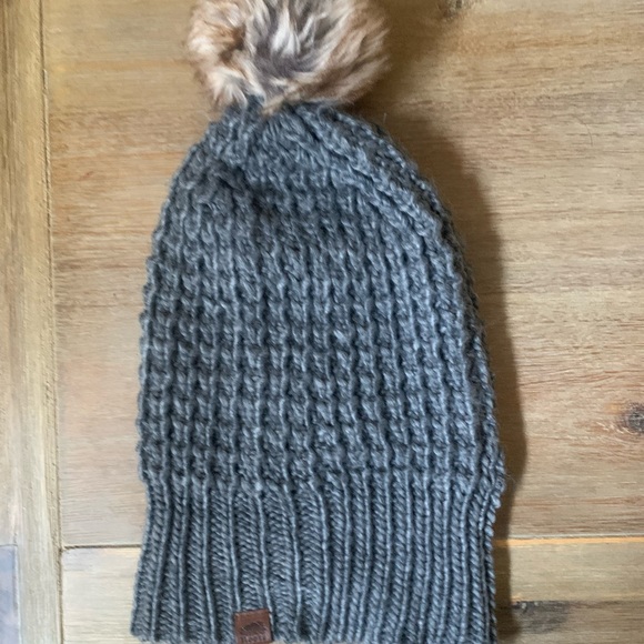 Roots tuque - Picture 4 of 7